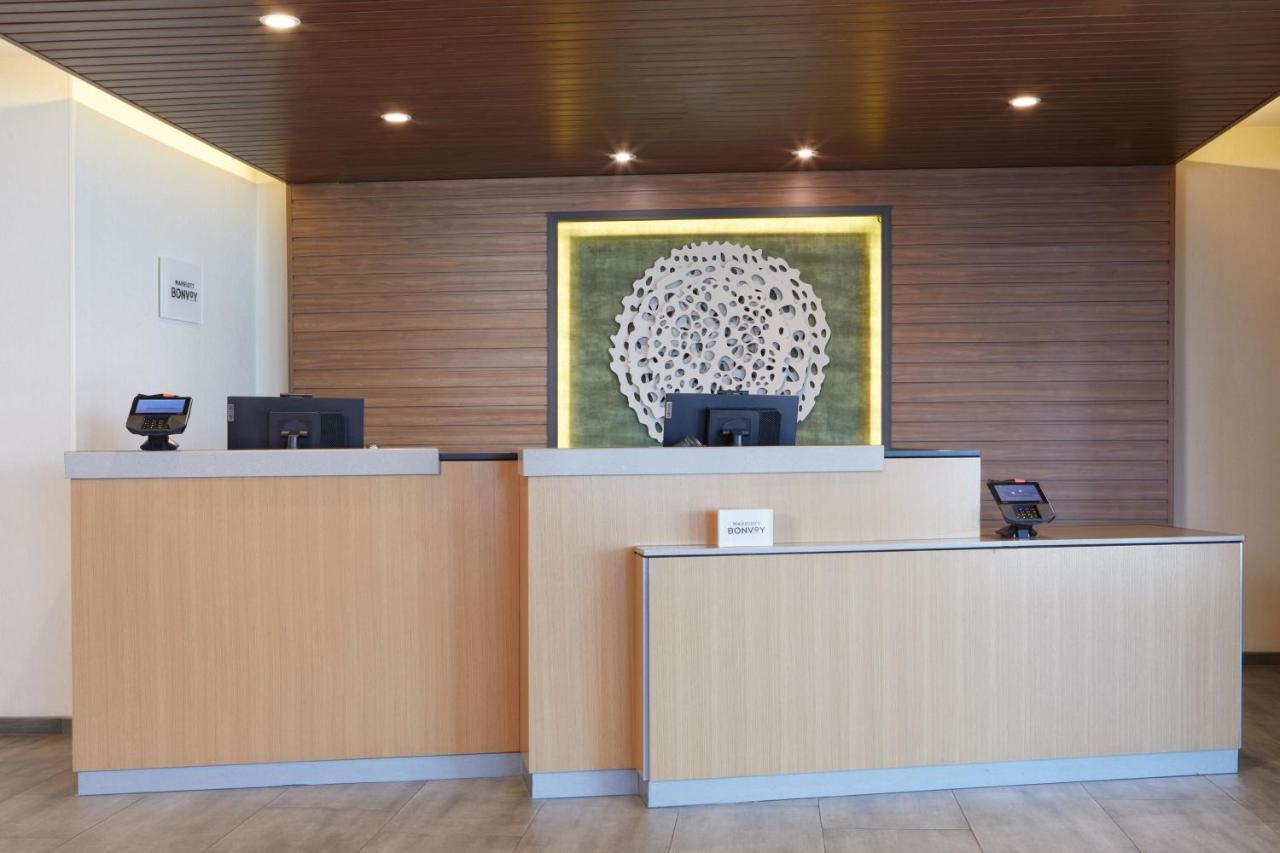 Fairfield By Marriott Inn & Suites Palmdale West Exterior photo